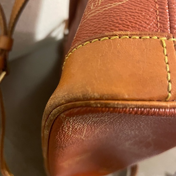 Used and selling as is. Louis Vuitton Cup 1995 needs repair - Picture 12 of 12